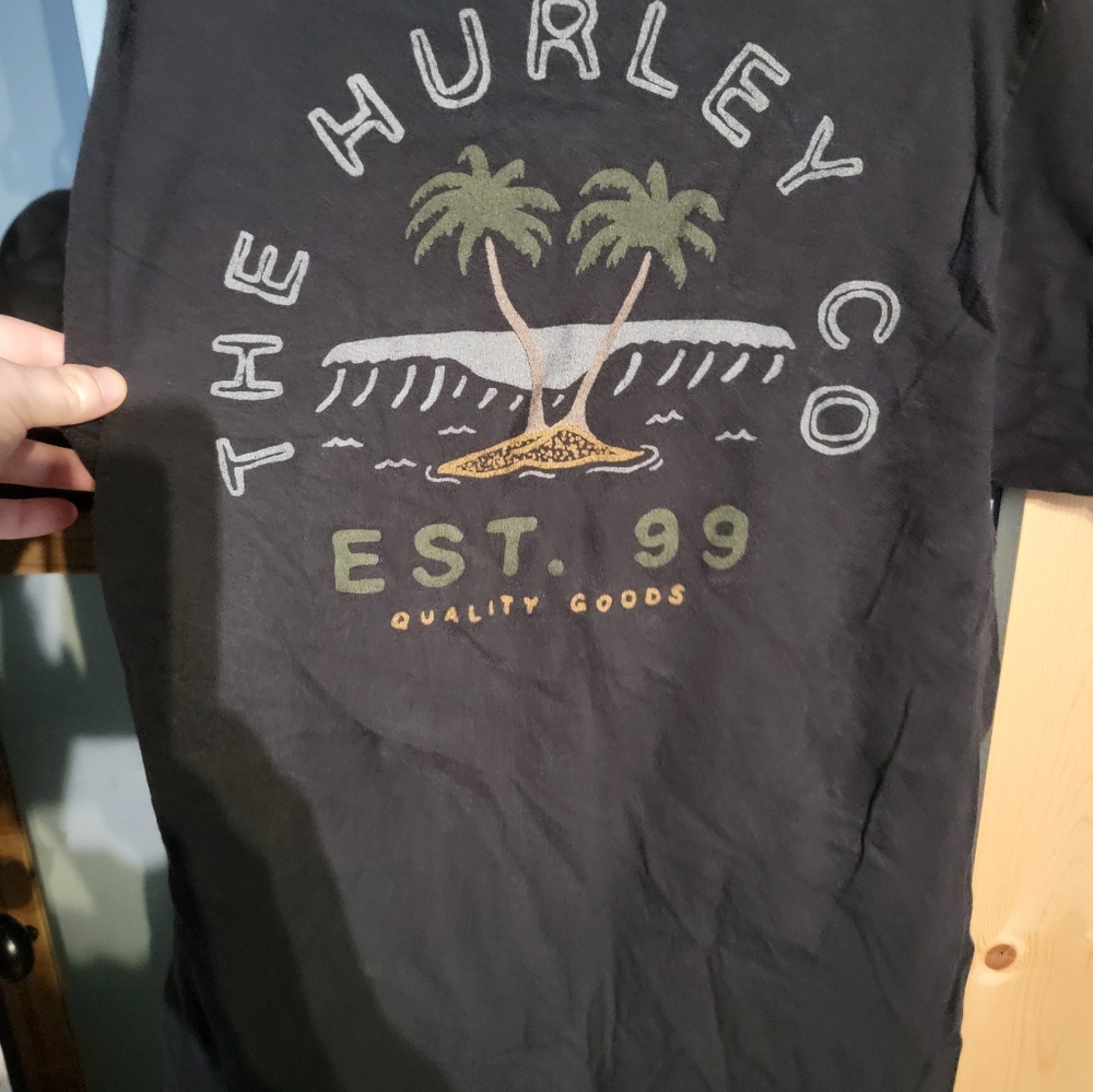 Hurley tshirt